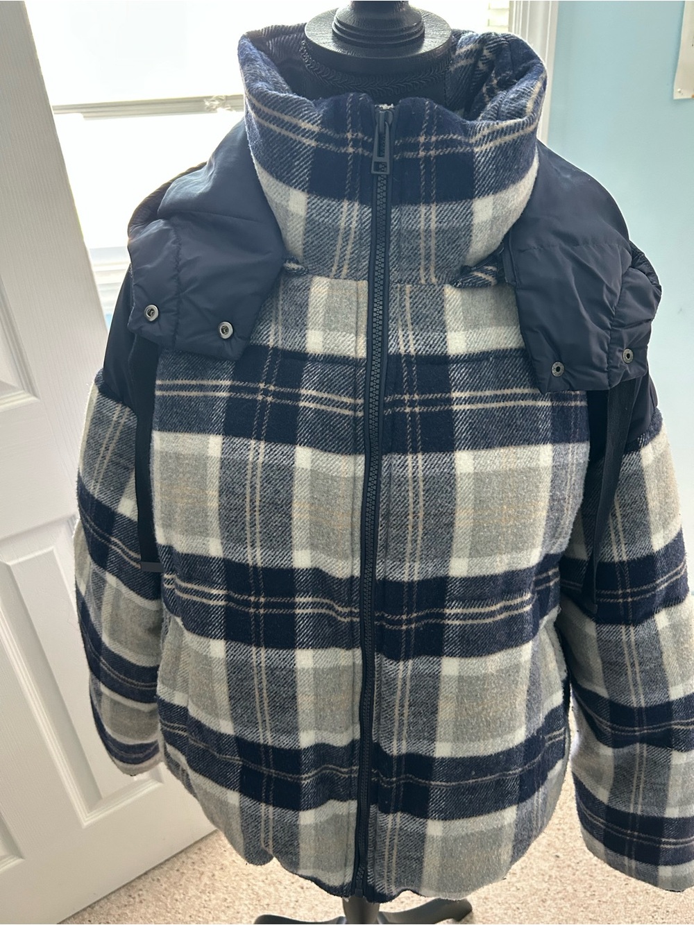 Zara- women’s Navy & White Plaid Puffer Jacket